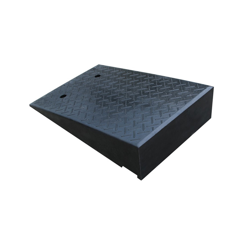 Heavy-Duty Industrial Rubber Kerb Ramp, Anti-Slip Tread Surface, Portable for Trucks and Cars