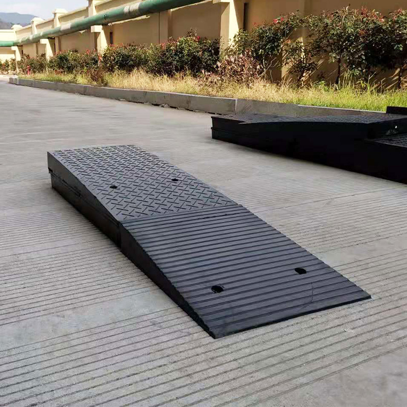 Modular Rubber Wheelchair Threshold Kerb Ramp