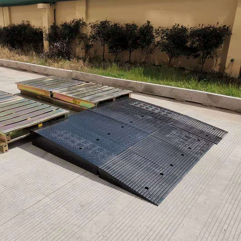 Modular Rubber Wheelchair Threshold Kerb Ramp